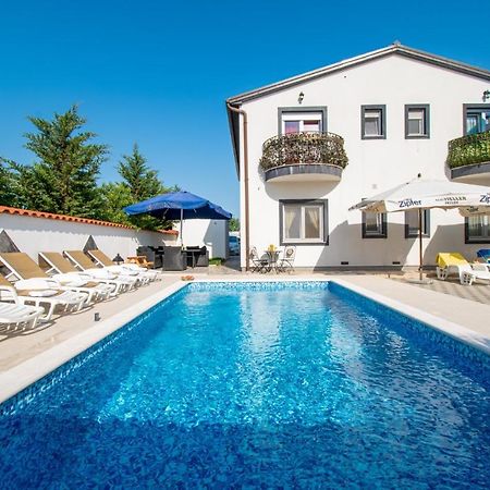 Apartments With Pool In Pula,Croatia Dış mekan fotoğraf