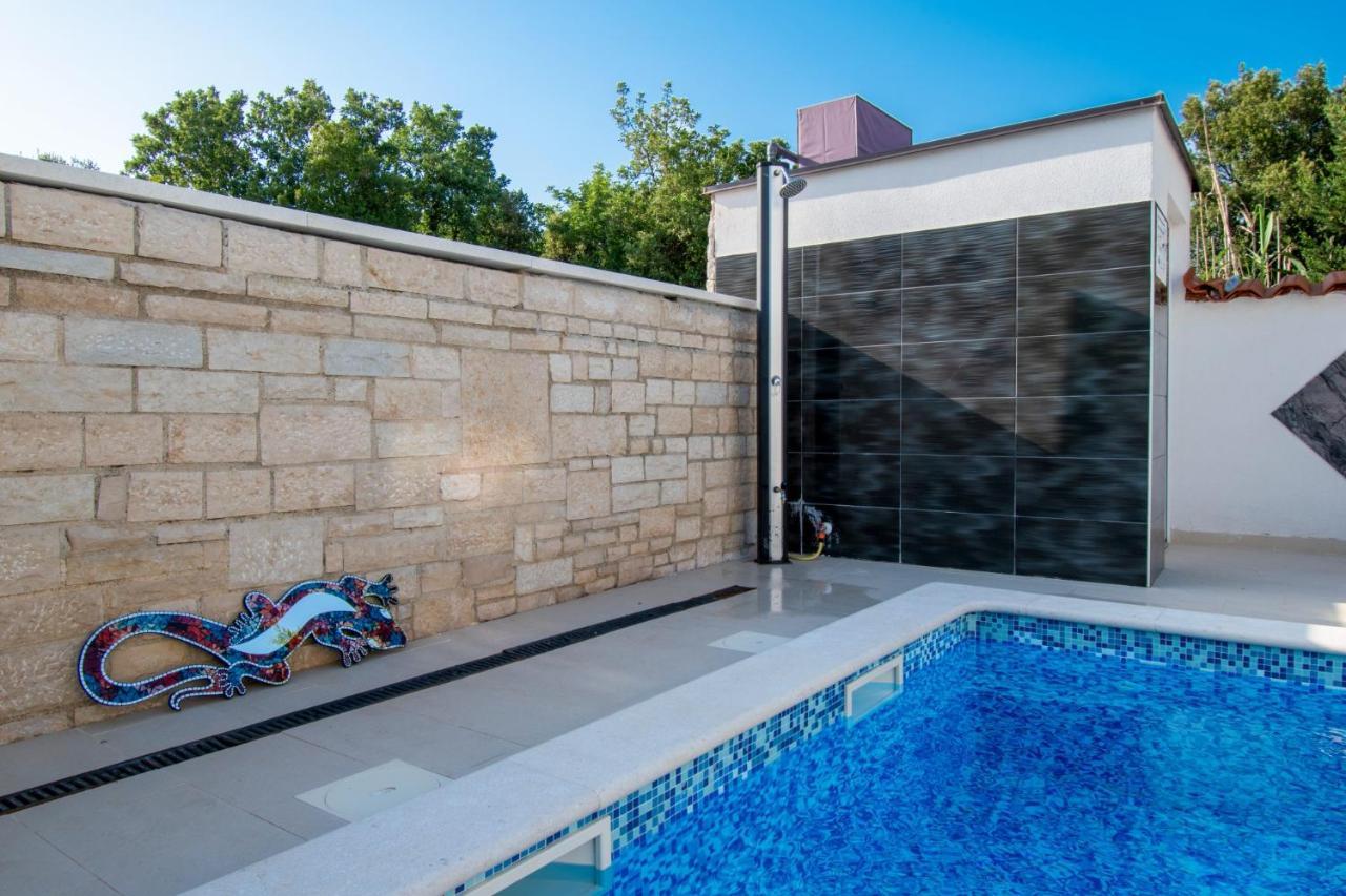 Apartments With Pool In Pula,Croatia Dış mekan fotoğraf