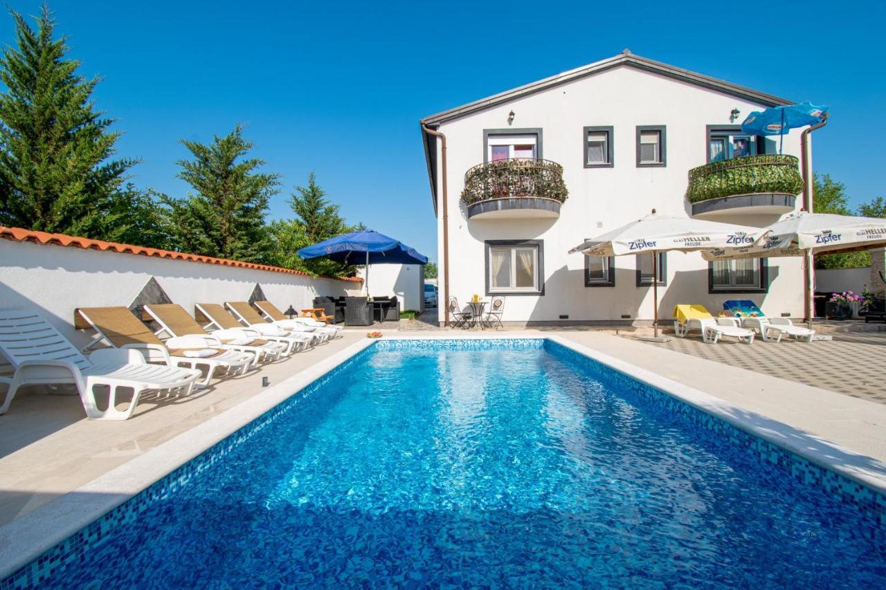 Apartments With Pool In Pula,Croatia Dış mekan fotoğraf