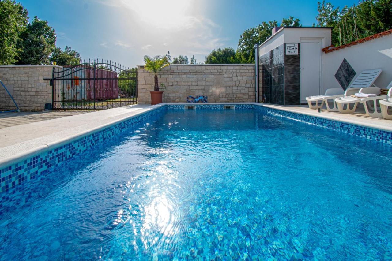 Apartments With Pool In Pula,Croatia Dış mekan fotoğraf