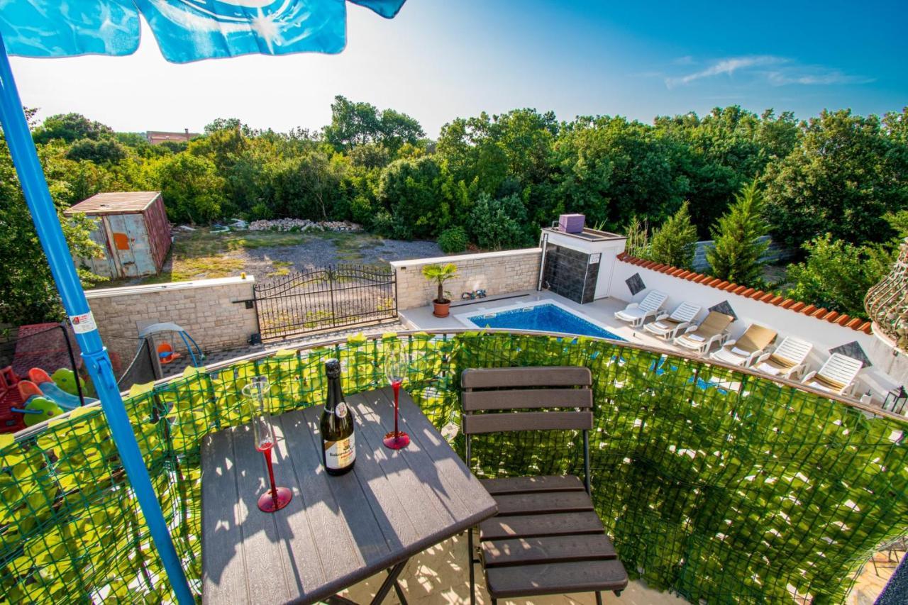 Apartments With Pool In Pula,Croatia Dış mekan fotoğraf