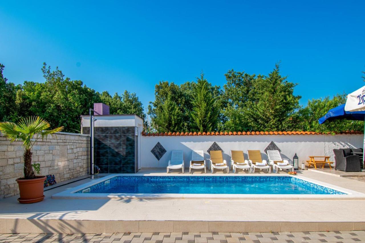 Apartments With Pool In Pula,Croatia Dış mekan fotoğraf